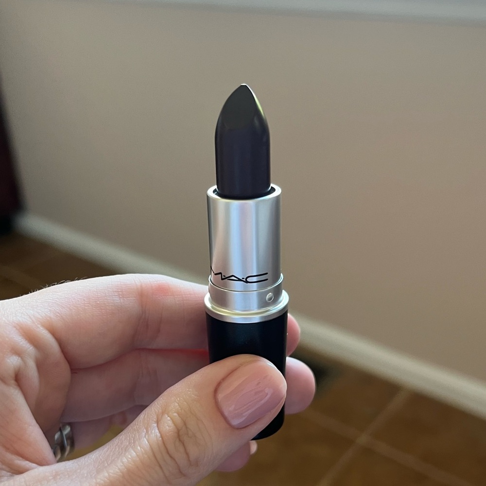 Mac lipstick instigator